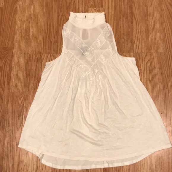 Beautiful summer top! NWT - Picture 1 of 4